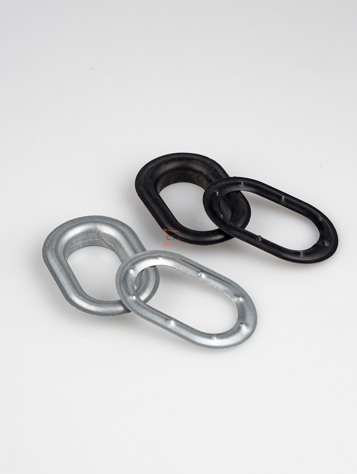 Овальный люверс 42*22 под большую поворотную скобу