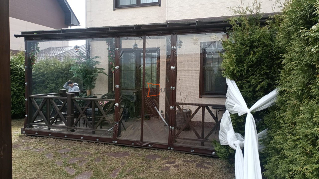 Фото установленных мягких окон 15